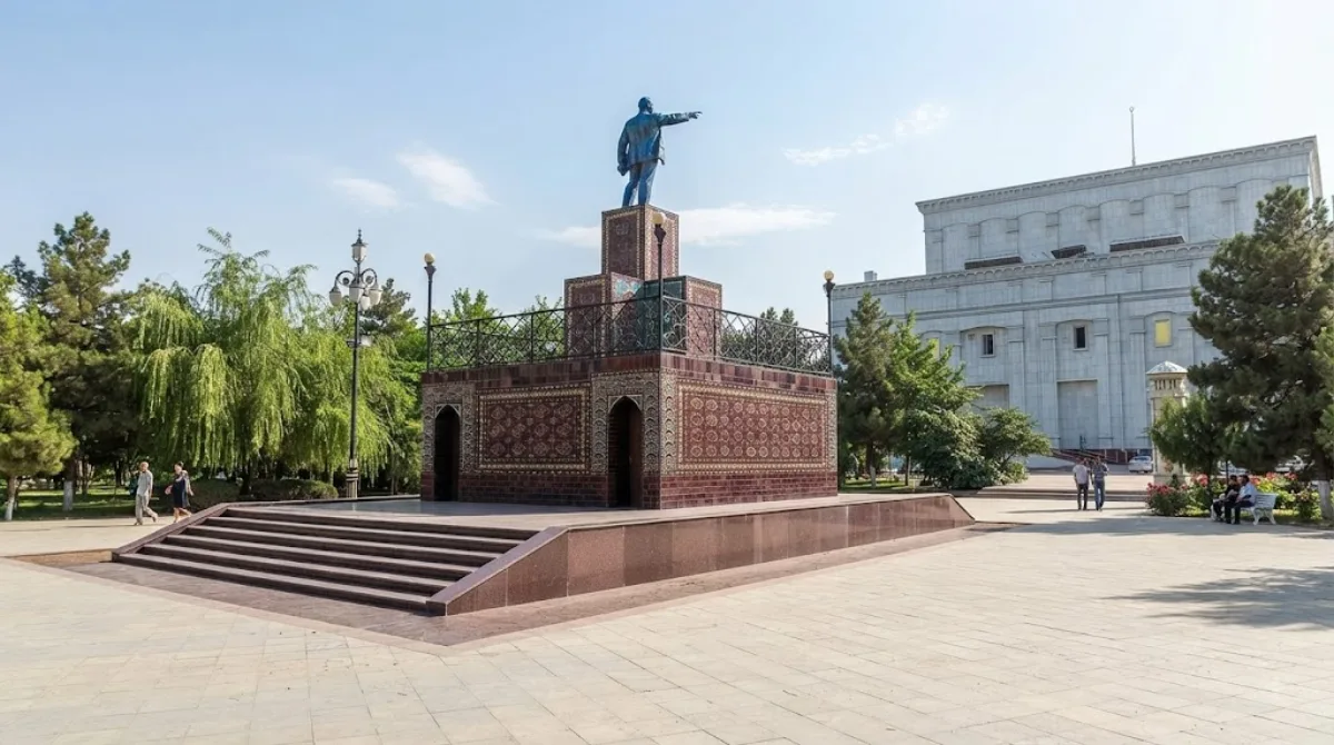 Monument to Lenin (Ashgabat)