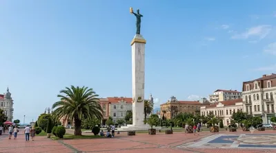 Medea statue