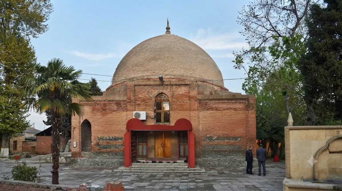 Şahsevənlər mosque
