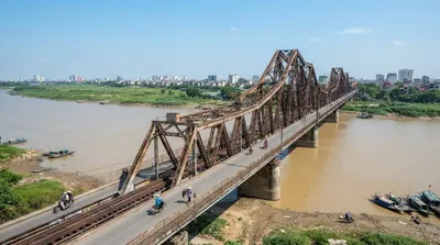 Long Bien Bridge
