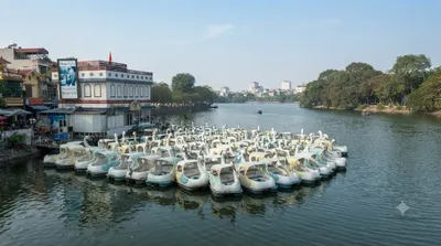 Trúc Bạch Lake