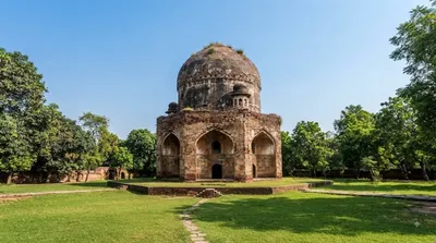 tomb of Ali Mardan Khan