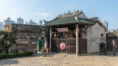 Na Tcha Temple