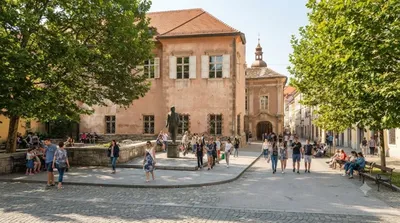 General Maister square
