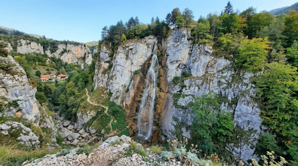 Skakavac Waterfall