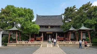 Wen Miao, Shanghai