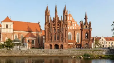 Église Sainte-Anne de Vilnius